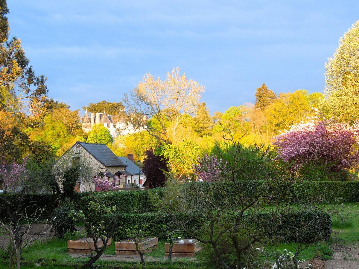 Le Presbytere Du Vigneau Menil Luaran gambar