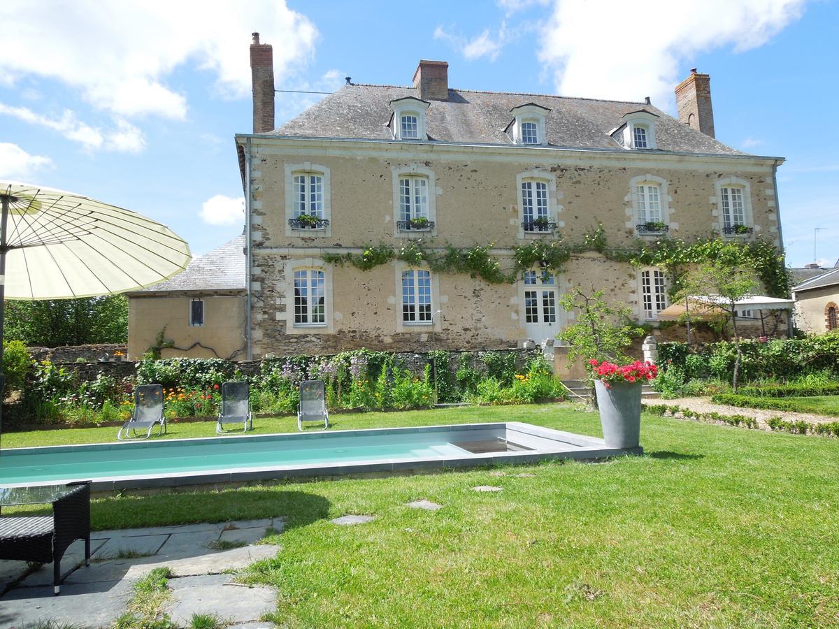Le Presbytere Du Vigneau Menil Luaran gambar