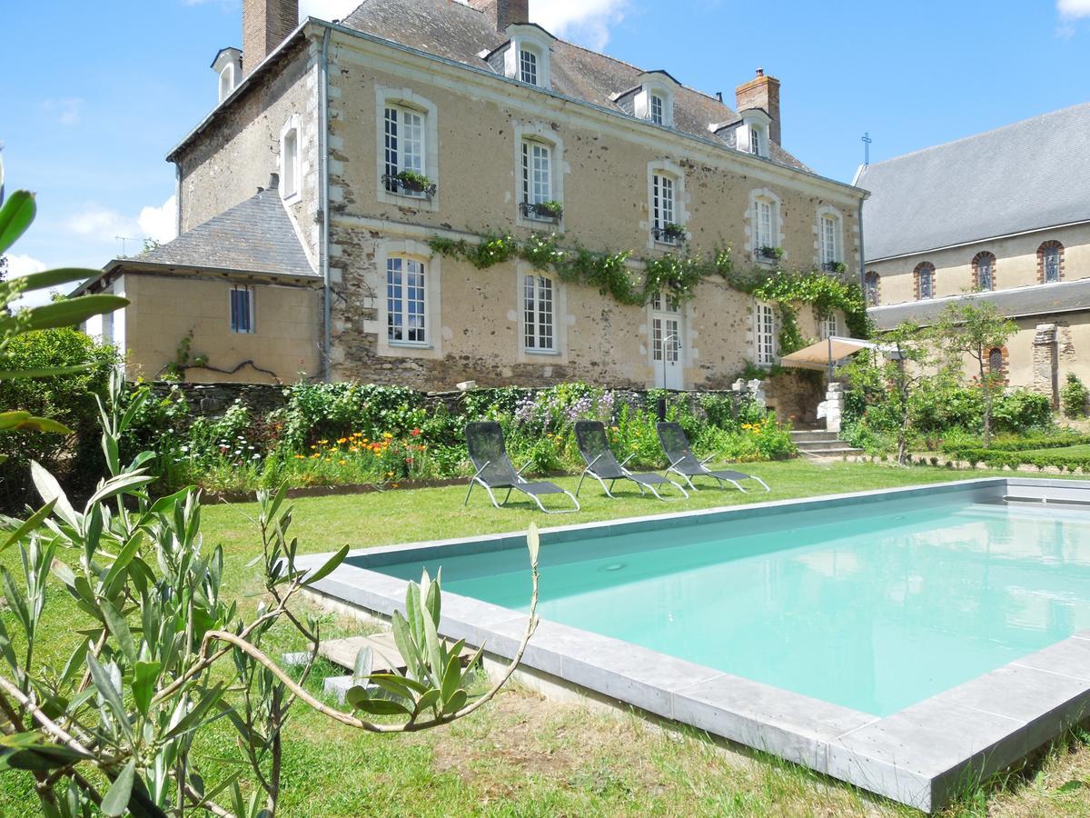 Le Presbytere Du Vigneau Menil Luaran gambar