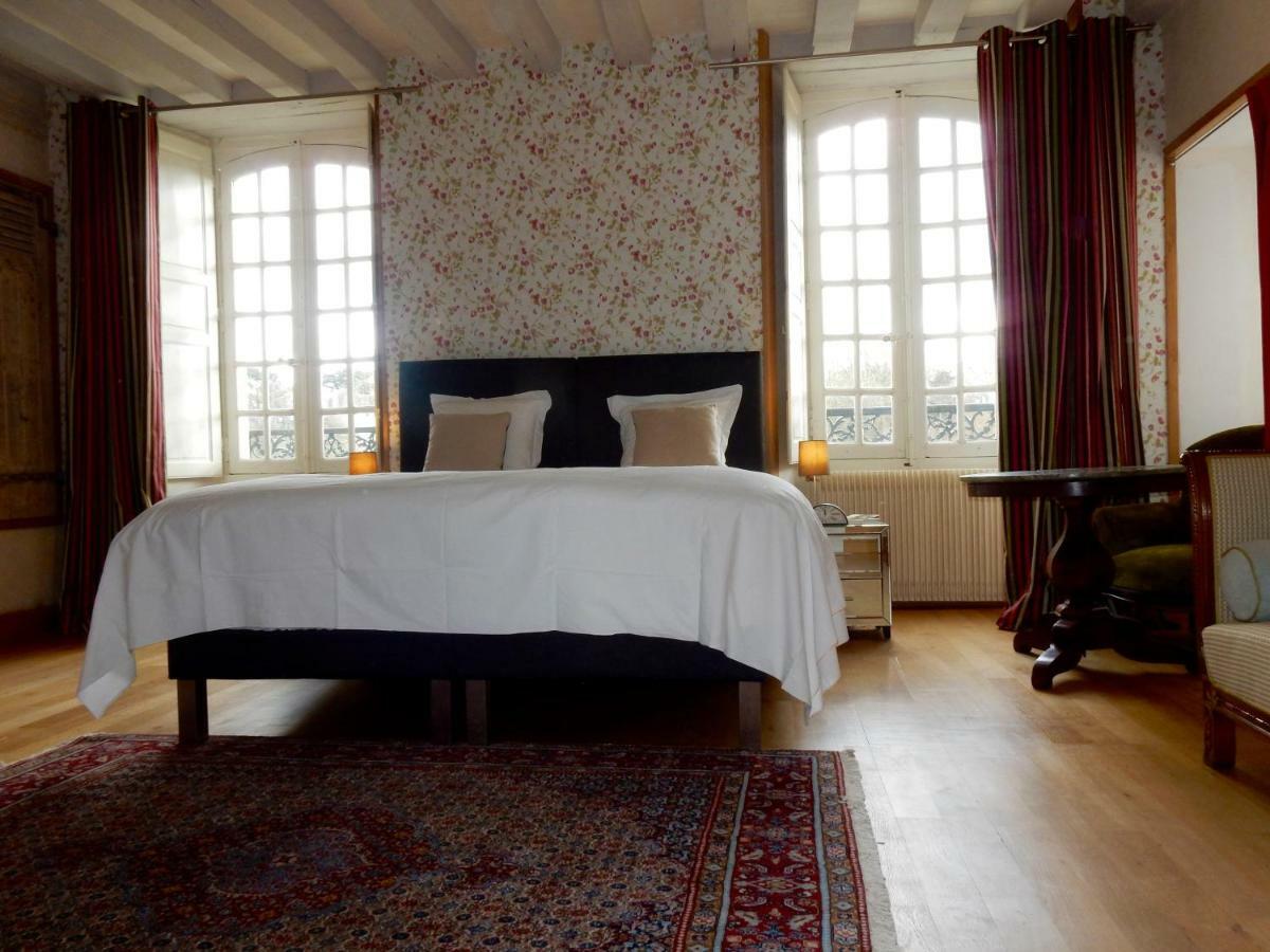 Le Presbytere Du Vigneau Menil Luaran gambar
